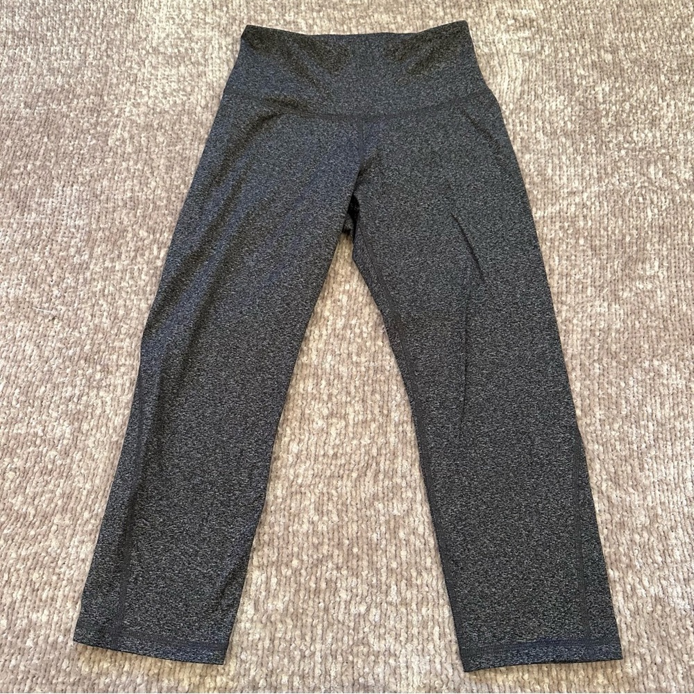 Old Navy Grey Capri Workout Leggings